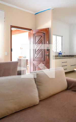 Casa à venda com 240m², 3 quartos e 6 vagas Casa à venda com 240m², 3 quartos e 6 vagasSala