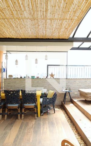Apartamento à venda com 178m², 2 quartos e 3 vagasCobertura