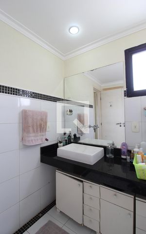 Apartamento à venda com 178m², 2 quartos e 3 vagasBanheiro da Suíte 1