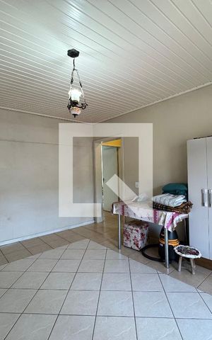 Casa à venda com 140m², 2 quartos e 4 vagas Casa à venda com 140m², 2 quartos e 4 vagasSala