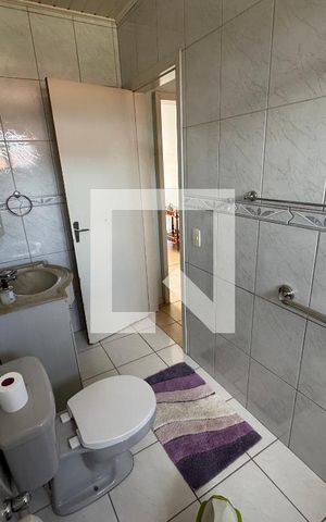 Casa à venda com 140m², 2 quartos e 4 vagas Casa à venda com 140m², 2 quartos e 4 vagasBanheiro