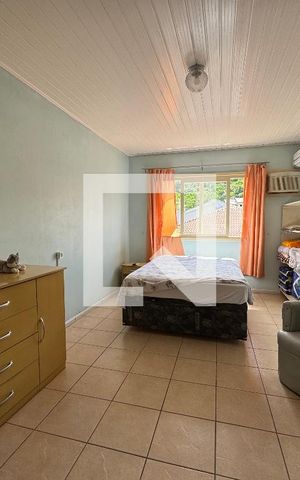 Casa à venda com 140m², 2 quartos e 4 vagas Casa à venda com 140m², 2 quartos e 4 vagasQuarto