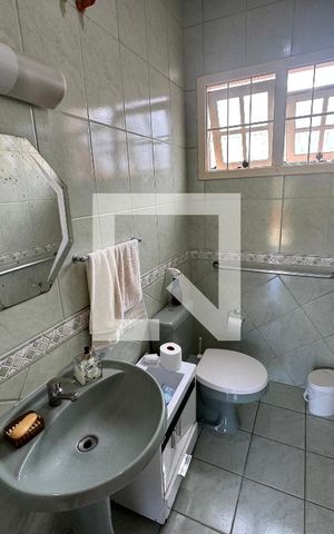Casa à venda com 140m², 2 quartos e 4 vagas Casa à venda com 140m², 2 quartos e 4 vagasBanheiro