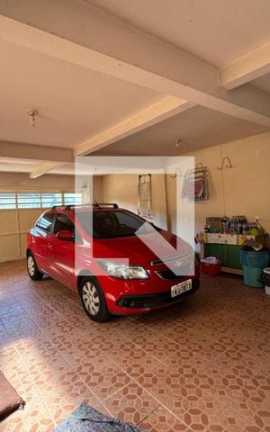 Casa à venda com 140m², 2 quartos e 4 vagas Casa à venda com 140m², 2 quartos e 4 vagasGaragem
