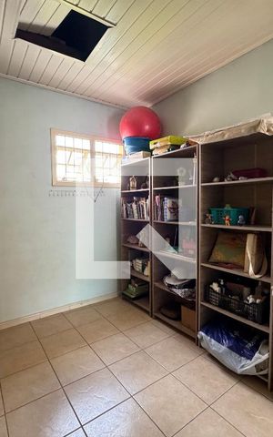 Casa à venda com 140m², 2 quartos e 4 vagas Casa à venda com 140m², 2 quartos e 4 vagasQuarto