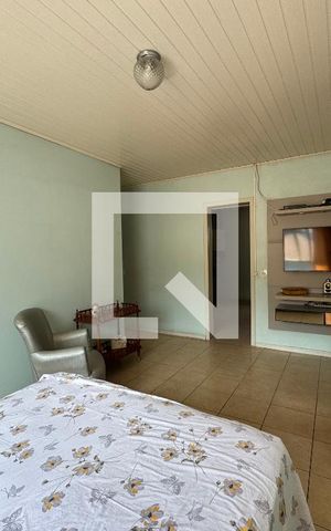 Casa à venda com 140m², 2 quartos e 4 vagas Casa à venda com 140m², 2 quartos e 4 vagasQuarto