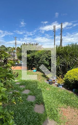 Casa à venda com 140m², 2 quartos e 4 vagas Casa à venda com 140m², 2 quartos e 4 vagasVista