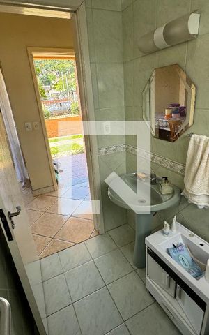 Casa à venda com 140m², 2 quartos e 4 vagas Casa à venda com 140m², 2 quartos e 4 vagasBanheiro