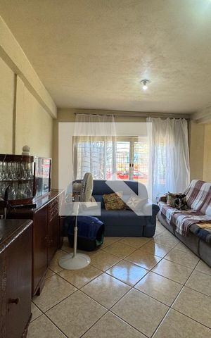Casa à venda com 140m², 2 quartos e 4 vagas Casa à venda com 140m², 2 quartos e 4 vagasSala