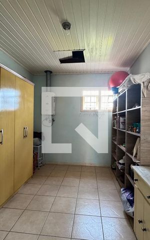Casa à venda com 140m², 2 quartos e 4 vagas Casa à venda com 140m², 2 quartos e 4 vagasQuarto