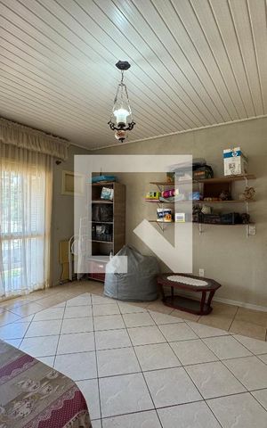 Casa à venda com 140m², 2 quartos e 4 vagas Casa à venda com 140m², 2 quartos e 4 vagasSala