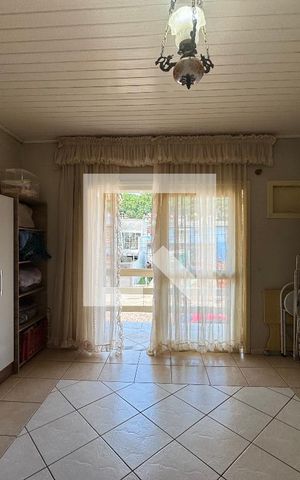 Casa à venda com 140m², 2 quartos e 4 vagas Casa à venda com 140m², 2 quartos e 4 vagasSala