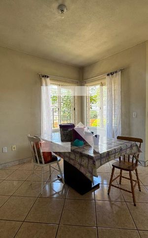 Casa à venda com 140m², 2 quartos e 4 vagas Casa à venda com 140m², 2 quartos e 4 vagasSala