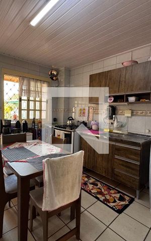 Casa à venda com 140m², 2 quartos e 4 vagas Casa à venda com 140m², 2 quartos e 4 vagasCozinha