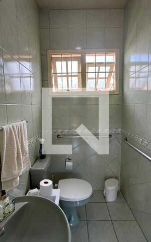 Casa à venda com 140m², 2 quartos e 4 vagas Casa à venda com 140m², 2 quartos e 4 vagasBanheiro