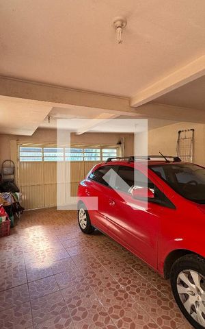 Casa à venda com 140m², 2 quartos e 4 vagas Casa à venda com 140m², 2 quartos e 4 vagasGaragem