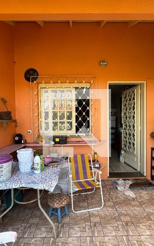 Casa à venda com 140m², 2 quartos e 4 vagas Casa à venda com 140m², 2 quartos e 4 vagasÁrea comum