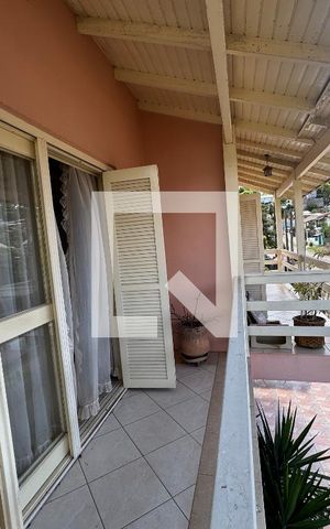 Casa à venda com 140m², 2 quartos e 4 vagas Casa à venda com 140m², 2 quartos e 4 vagasVaranda