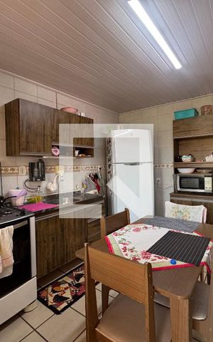 Casa à venda com 140m², 2 quartos e 4 vagas Casa à venda com 140m², 2 quartos e 4 vagasCozinha