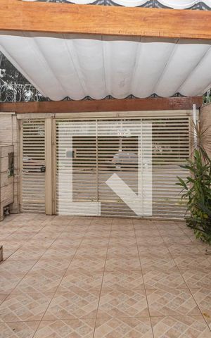 Casa à venda com 280m², 3 quartos e 4 vagas Casa à venda com 280m², 3 quartos e 4 vagasGaragem
