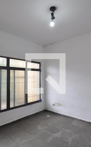 Casa à venda com 190m², 2 quartos e 3 vagasSala
