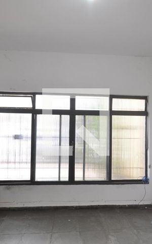 Casa à venda com 190m², 2 quartos e 3 vagasSala