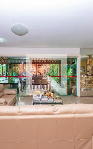 Casa à venda com 549m², 6 quartos e 5 vagas Casa à venda com 549m², 6 quartos e 5 vagasSala 1