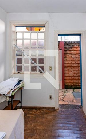 Casa à venda com 549m², 6 quartos e 5 vagas Casa à venda com 549m², 6 quartos e 5 vagasQuarto de Serviço 2