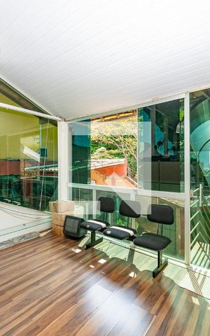 Casa à venda com 549m², 6 quartos e 5 vagas Casa à venda com 549m², 6 quartos e 5 vagasEscritorio 2 - entrada individual