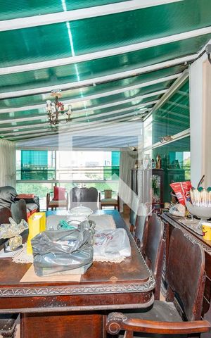 Casa à venda com 549m², 6 quartos e 5 vagas Casa à venda com 549m², 6 quartos e 5 vagasEdícula anexo