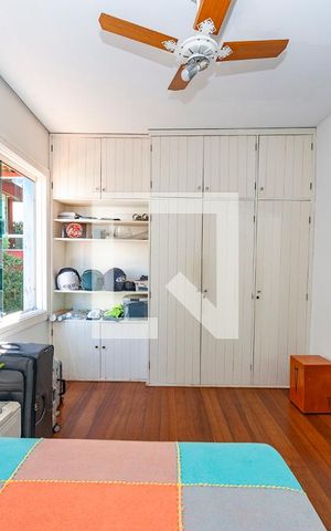 Casa à venda com 549m², 6 quartos e 5 vagas Casa à venda com 549m², 6 quartos e 5 vagasQuarto 2