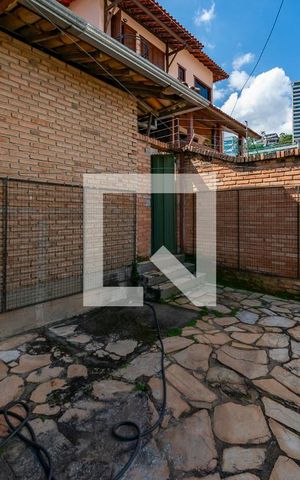 Casa à venda com 549m², 6 quartos e 5 vagas Casa à venda com 549m², 6 quartos e 5 vagasÁrea de Serviço