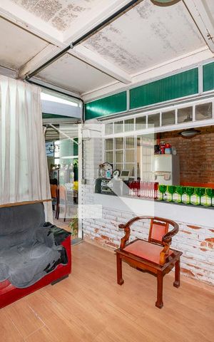 Casa à venda com 549m², 6 quartos e 5 vagas Casa à venda com 549m², 6 quartos e 5 vagasEdícula anexo