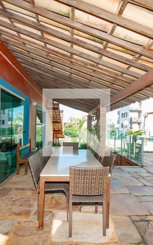 Casa à venda com 549m², 6 quartos e 5 vagas Casa à venda com 549m², 6 quartos e 5 vagasVaranda