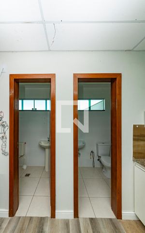 Casa à venda com 549m², 6 quartos e 5 vagas Casa à venda com 549m², 6 quartos e 5 vagasEscritorio 1 - entrada individual
