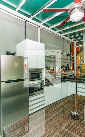 Casa à venda com 549m², 6 quartos e 5 vagas Casa à venda com 549m², 6 quartos e 5 vagasVaranda gourmet