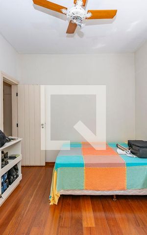Casa à venda com 549m², 6 quartos e 5 vagas Casa à venda com 549m², 6 quartos e 5 vagasQuarto 2