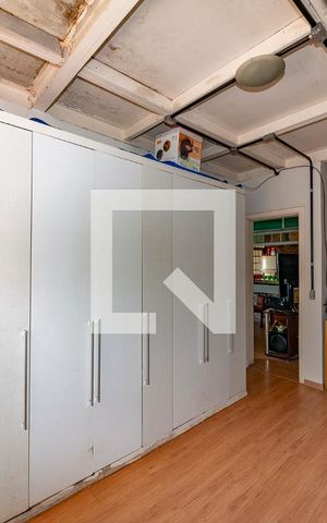 Casa à venda com 549m², 6 quartos e 5 vagas Casa à venda com 549m², 6 quartos e 5 vagasEdícula anexo