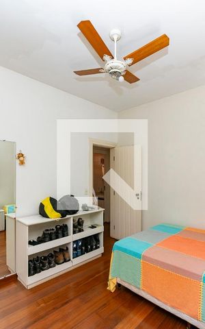 Casa à venda com 549m², 6 quartos e 5 vagas Casa à venda com 549m², 6 quartos e 5 vagasQuarto 2