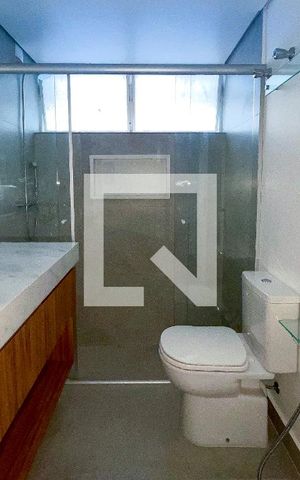 Apartamento para alugar com 151m², 3 quartos e 1 vaga Apartamento para alugar com 151m², 3 quartos e 1 vagaBanheiro da Suíte