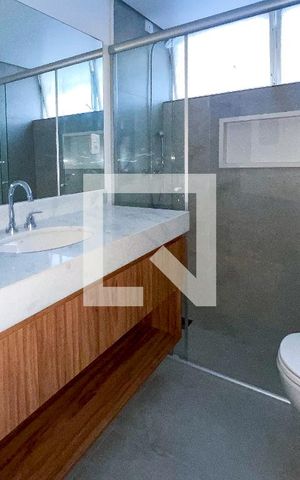 Apartamento para alugar com 151m², 3 quartos e 1 vaga Apartamento para alugar com 151m², 3 quartos e 1 vagaBanheiro da Suíte