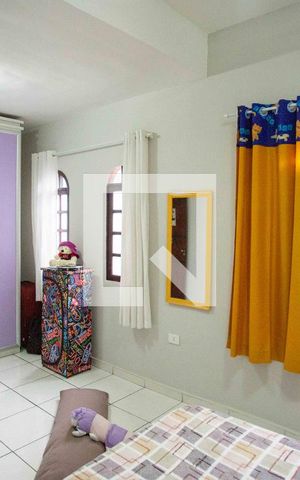 Casa à venda com 185m², 3 quartos e 2 vagasQuarto 1