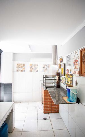 Casa à venda com 185m², 3 quartos e 2 vagasÁrea de Serviço
