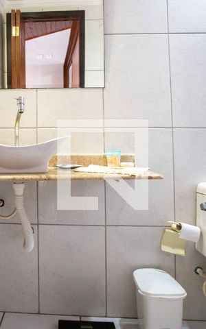 Casa à venda com 185m², 3 quartos e 2 vagasBanheiro da Suíte 2
