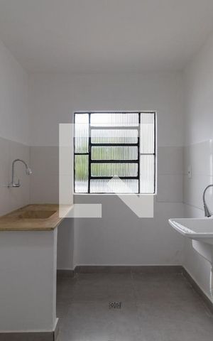Casa para alugar com 70m², 2 quartos e 1 vagaÁrea de Serviço