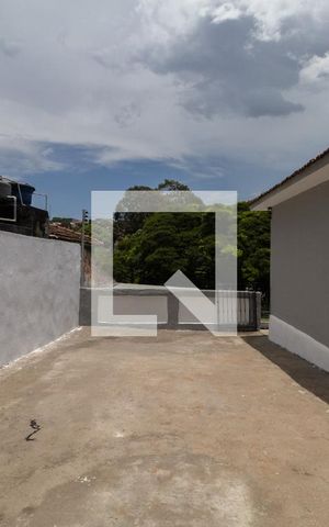 Casa para alugar com 70m², 2 quartos e 1 vagaQuintal