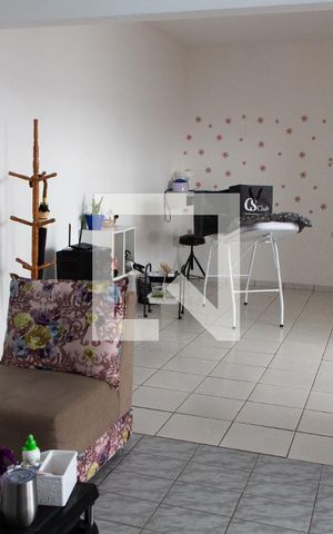 Casa à venda com 300m², 3 quartos e 4 vagasQUARTO/SALA EDÍCULA