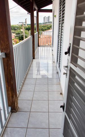Casa à venda com 300m², 3 quartos e 4 vagasVARANDA QUARTO 1 