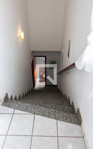 Casa à venda com 300m², 3 quartos e 4 vagasESCADA 