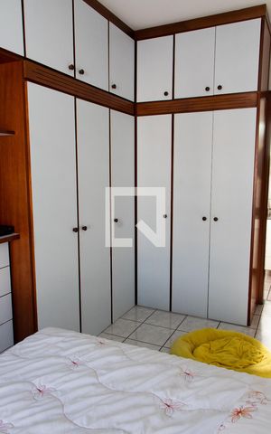 Casa à venda com 300m², 3 quartos e 4 vagasSUITE